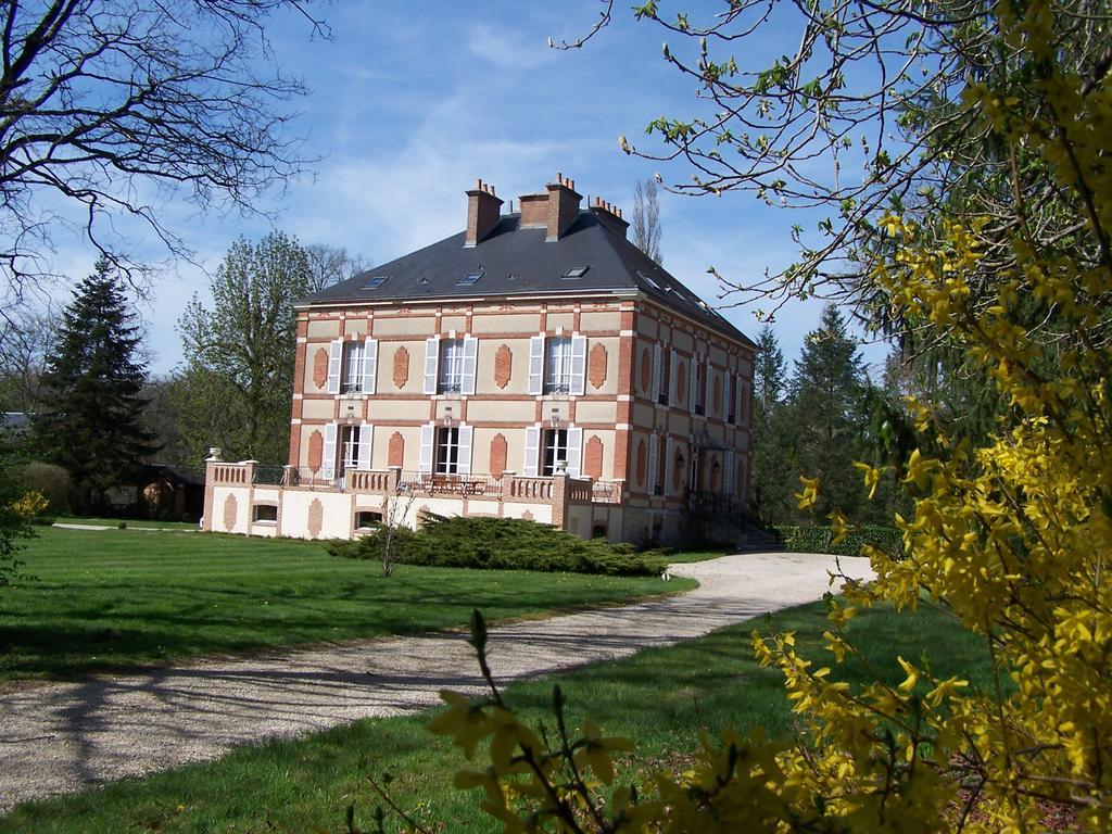 鲍法尔德斯城堡酒店 Brinon-sur-Sauldre 外观 照片