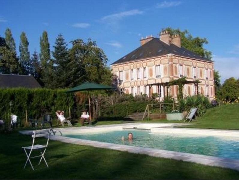 鲍法尔德斯城堡酒店 Brinon-sur-Sauldre 外观 照片